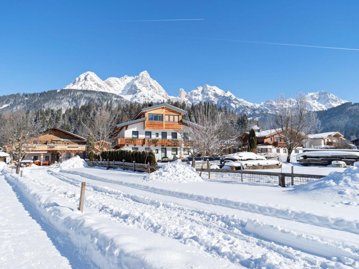 Elegant Apartment In Saalfelden With Balcony Exterior photo